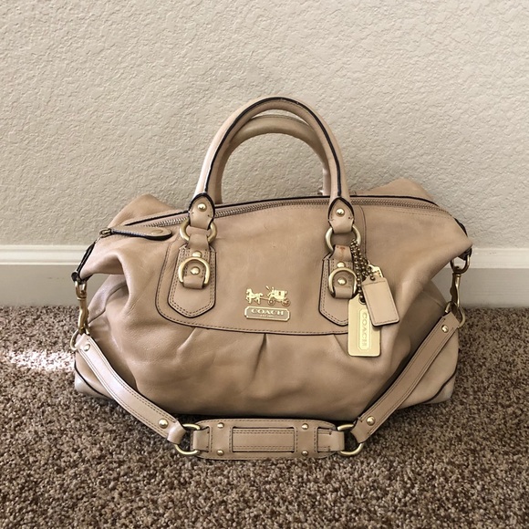 Coach Handbags - Coach Leather Carryall Shoulder Bag